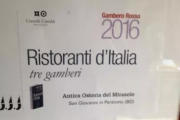 Retkeilymaja Antica Osteria Del Mirasole