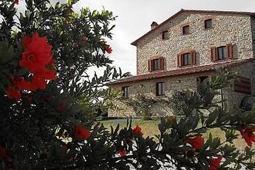 ホテル Agriturismo Valiana