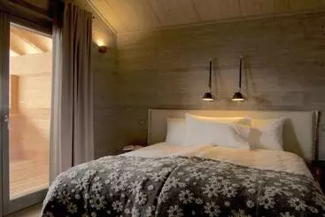 هتل آپارتمان La Cresta Chalet