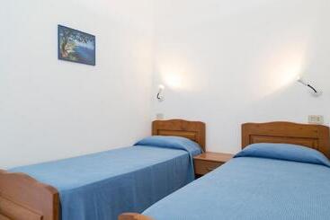 מלון דירות Happy Days