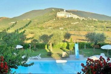 בית מלון כפרי Agriturismo Il Girasole Assisi