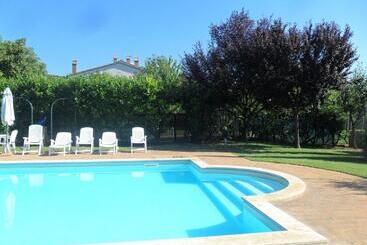 هتل آپارتمان Casale Santa Caterina