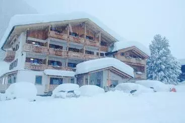 Pension Monti Pallidi B&b Apartments