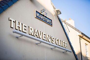 Hotel The Raven’s Cliff Lodge By Marston S Inns