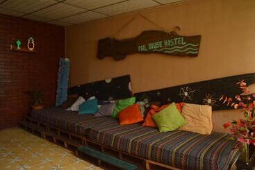 هتل Pool House Hostel