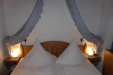 Hospedaria Gasthaus Storchen Hellas