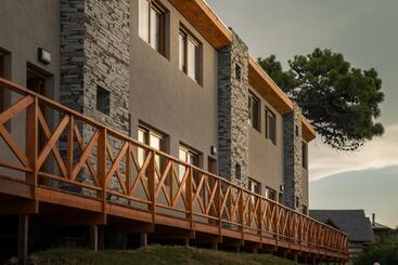 هتل آپارتمان Cepas De Mar Resort & Wine