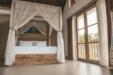 Pensió Alamdhari Resort And Spa