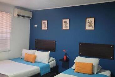 הוסטל Costana   Hostal