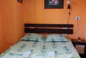 بنسيون стаи за гости ореха троян Private Rooms Oreha