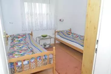 هاستل Prenociste Orhideja