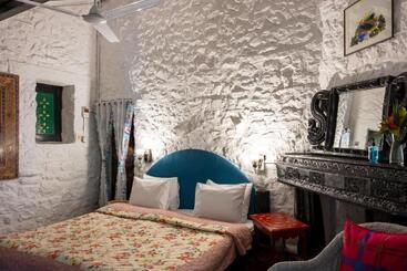 Bed and Breakfast Rosastays Jeolikote