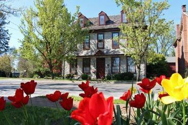 Bed and Breakfast 1786 The Limestone Inn