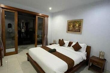 פנסיון Canggu Nadi Guest House
