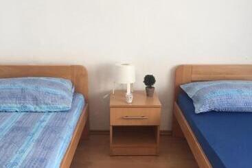 پانسیون Apartment And Rooms Barbaric