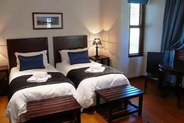 ペンション Honeylocust Guesthouse