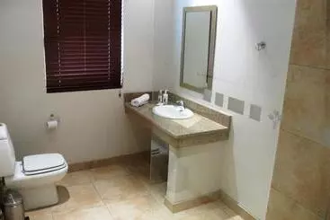 ペンション Honeylocust Guesthouse