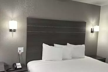 Sleepy Traveler Motel