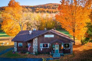 הוסטל Jimmy Oconnor's Windham Mtn Inn