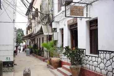 Auberge Karibu Inn