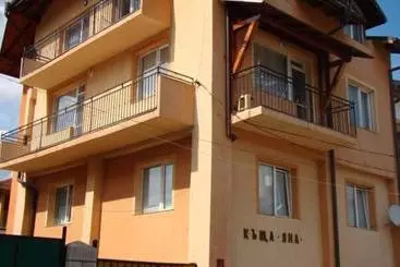Pension Yana Guest House