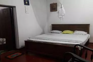 Colonial Surfing Villa Hostel & Home Stay