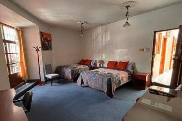 Pension Benalcazar Hostel