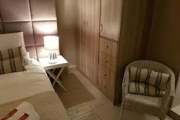 Majatalo Guest House Frame Ace