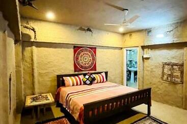 Отель La Mudhouse