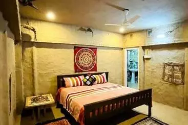 Hotel La Mudhouse