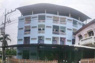 هتل آپارتمان Thanya Mansion