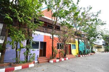 ユースホステル Rak Kun Resort 2