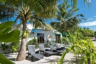 Majatalo Ithaa Beach Maldives