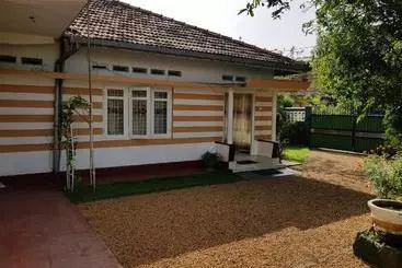 Pensió Lotus Villa