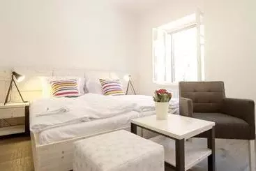 פנסיון Largo