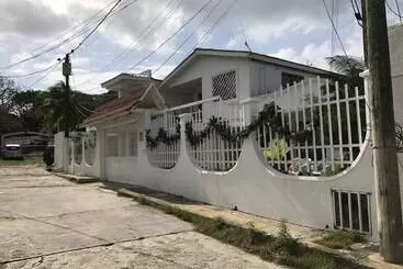 Retkeilymaja Posada Vasquez Oviedo