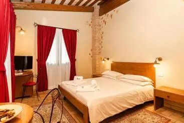 هتل Agriturismo Le Bosche