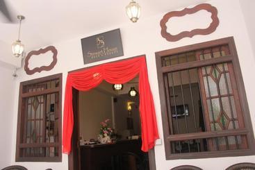 Pensió Thirty Three Stewart Houze