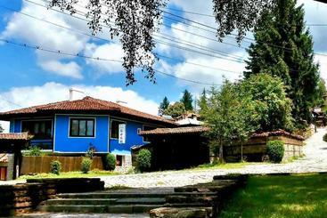 بنسيون Bobi Guest House