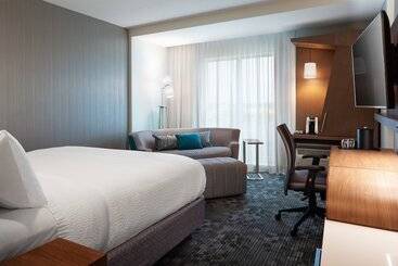 فندق Courtyard By Marriott Winter Haven