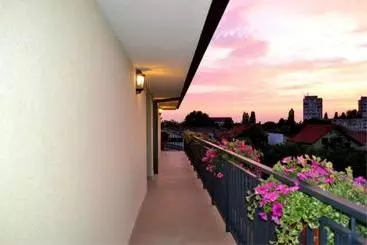 Hotel Pension Nora Clasic