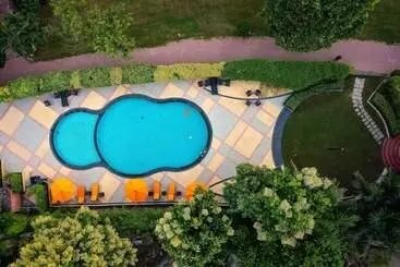 Manu Maharani Resorts