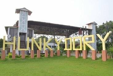 בית מלון כפרי Hunky Dory Resort