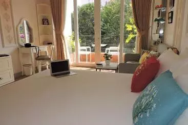 هتل Chez Lotus