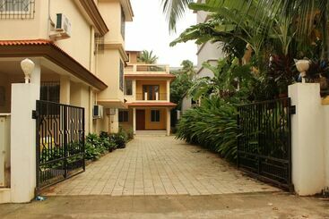 شقق خاصة سياحية Oyo 9218 Home Duplex 4 Bhk Villa Candolim