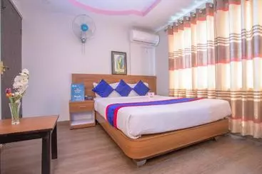 Oyo 136 Hotel Om Plaza