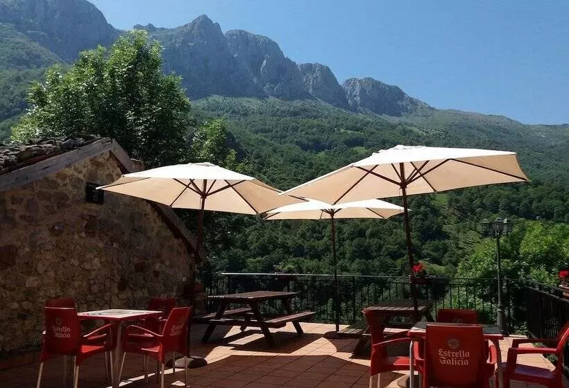 مسافرخانه Hosteria Del Huerna