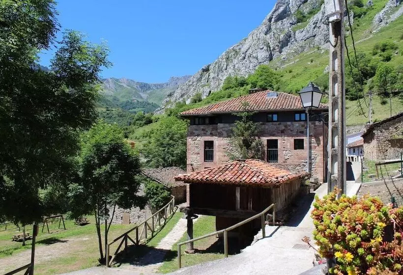 مسافرخانه Hosteria Del Huerna