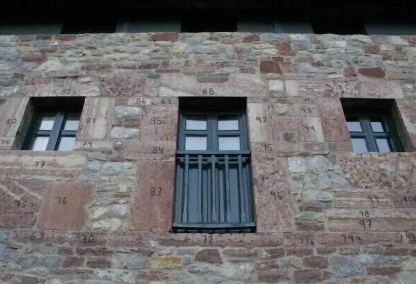 مسافرخانه Hosteria Del Huerna