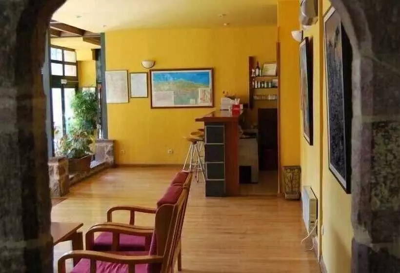 مسافرخانه Hosteria Del Huerna